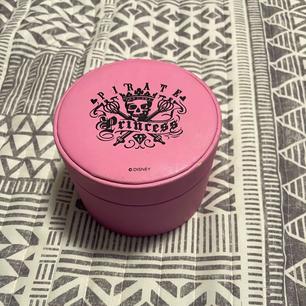 Walt Disney Pirates Of The Caribbean box Pink & Black